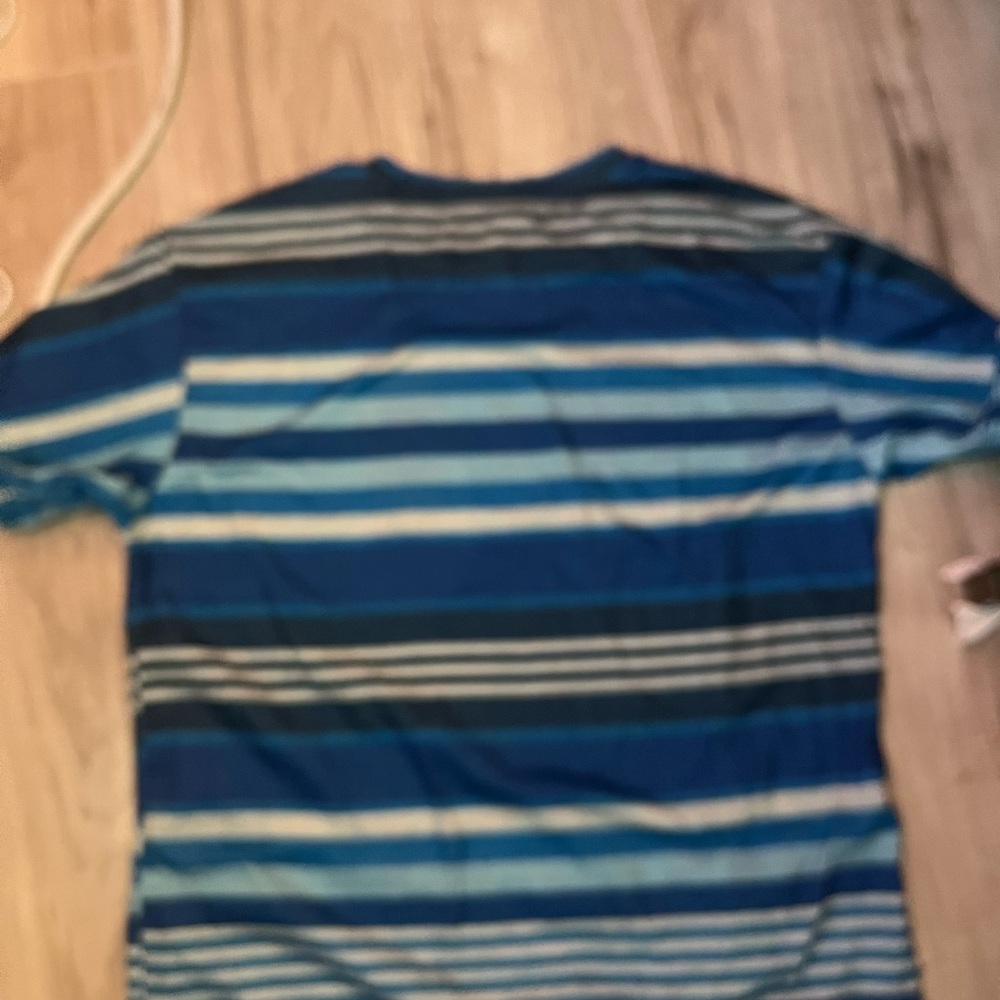 Shirt - Picture 2 of 4